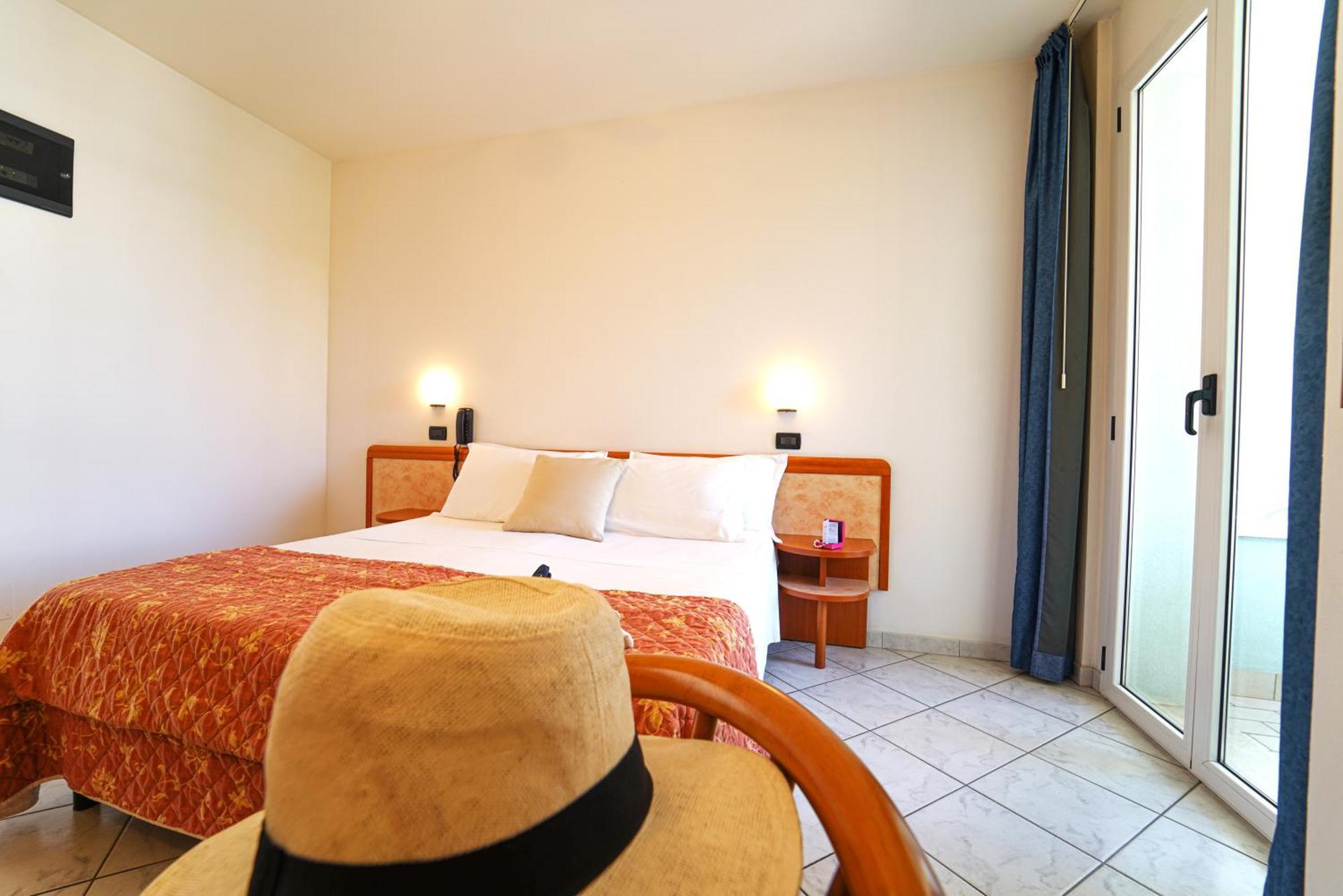 Dasamo Hotel - Dada Hotels Rimini Esterno foto